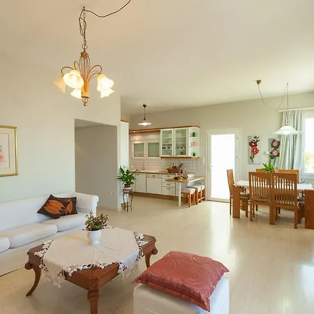 Feriehus Skandalakis Homes & *