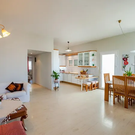 Skandalakis Homes & * 斯塔罗斯